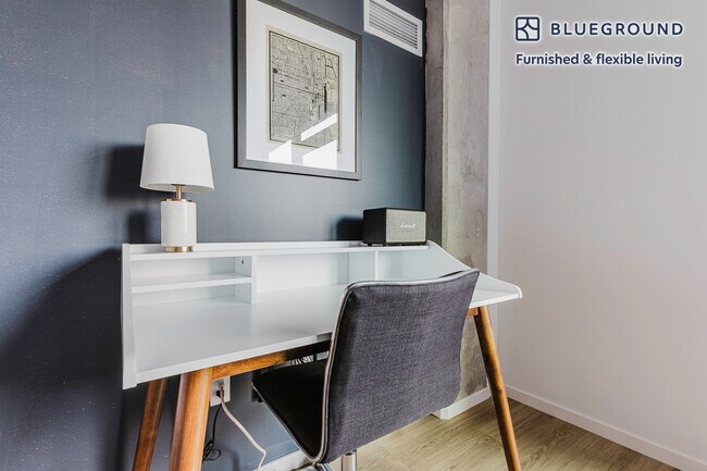 Photo - 225 N Elizabeth St Unit FL21-ID1098