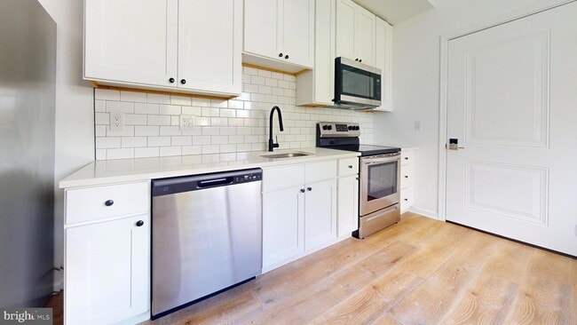 Building Photo - 5225 Walnut St Unit 4