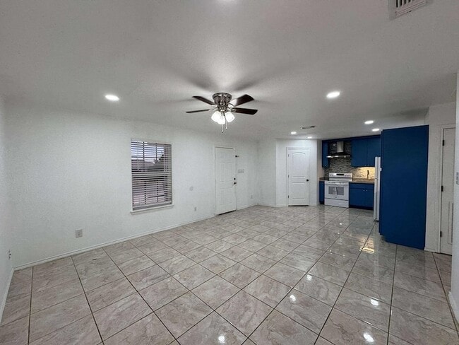 Photo - 423 Fresno St