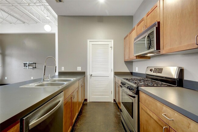 Photo - 2401 E 6th St Unit 41