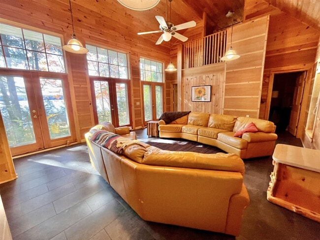 Photo - 11 Basswood Bay Rd Unit ID1255643P