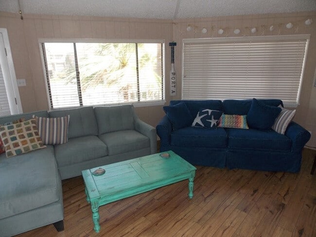 Building Photo - 1923 Eleventh St Unit SI ID1023219P