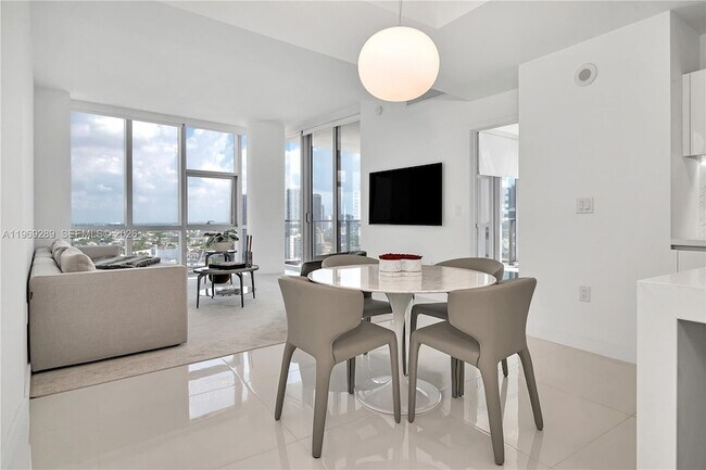 Photo - 851 NE 1st Ave Unit 1701