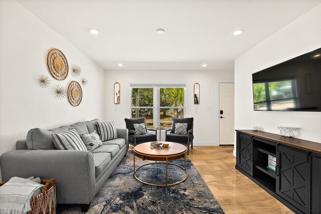 Building Photo - 107b A St Unit ID1281923P