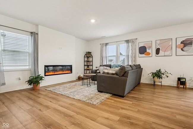 Photo - 4544 Nokes Pl