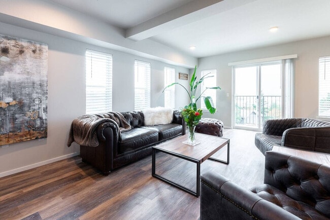 Photo - 624 E 32nd St Unit ID1296625P