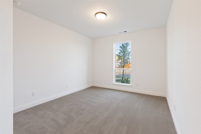 Photo - 2380 Rainforest Dr