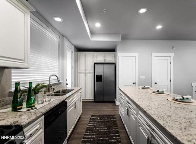 Photo - 730 Bluffs Ct