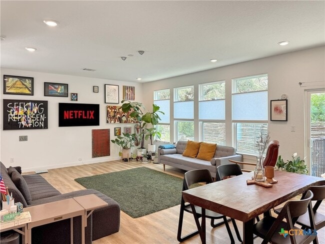 Photo - 1200 Willow Dr