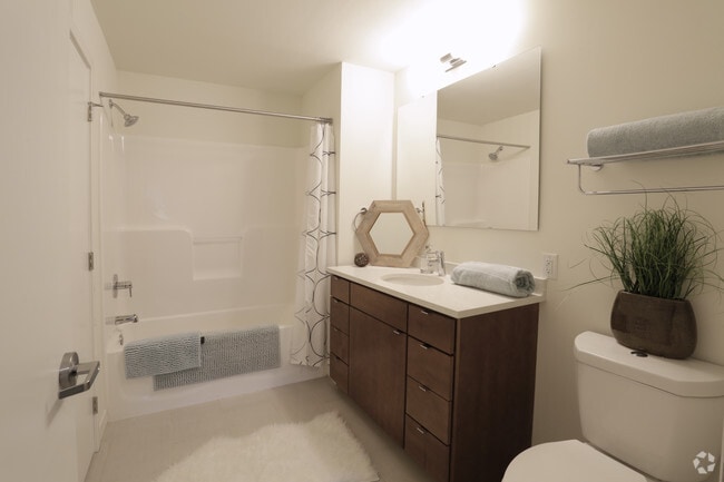 Jade - Bathroom - 3030 South Water Apartments