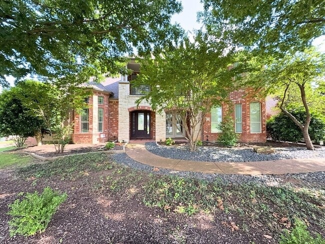 Building Photo - 1205 Golden Gate Dr