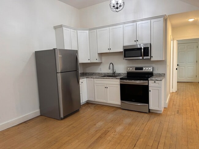 Building Photo - 73 Main St Unit 1