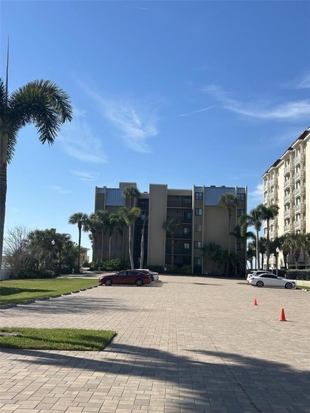 Building Photo - 17710 Gulf Blvd Unit 102