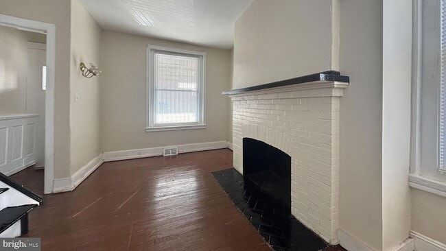 Photo - 5471 Delancey St