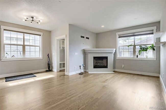 Photo - 1149 S Logan St