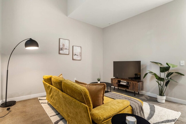 Photo - 205 W 4th St Unit SI ID1465689P