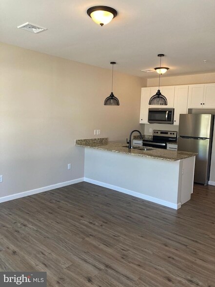 Photo - 376 E Main St