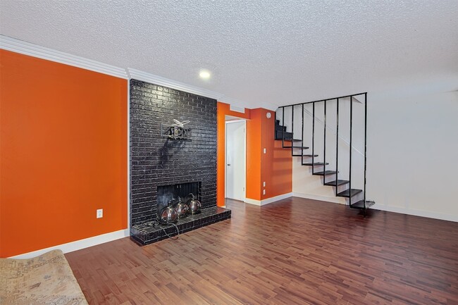 Photo - 601 St Charles Dr