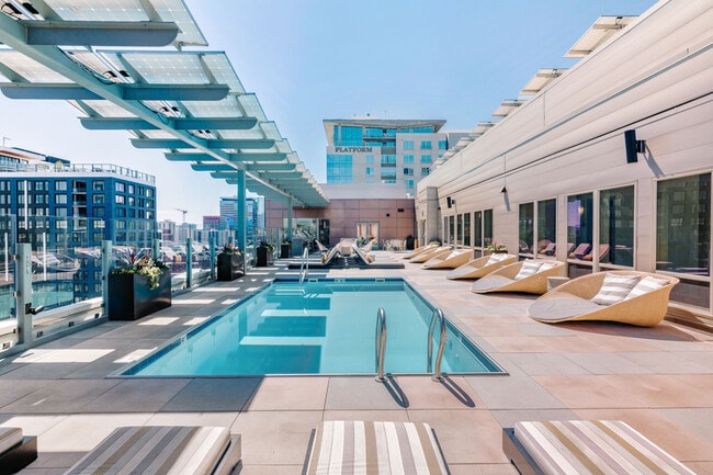 Building Photo - Cadence Union Station