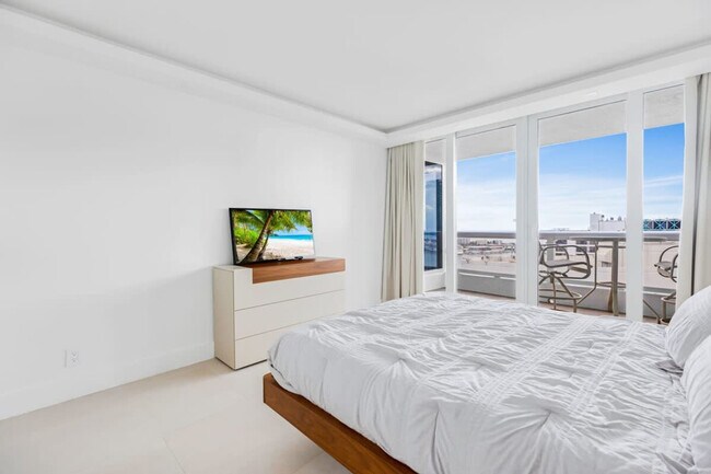 Photo - 1717 N Bayshore Dr Unit ID1054088P