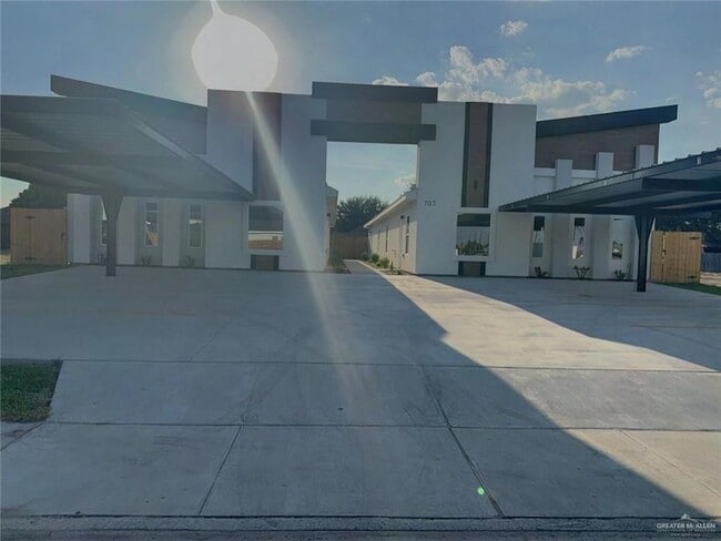 Photo - 705 N Emerald Ave Unit 3