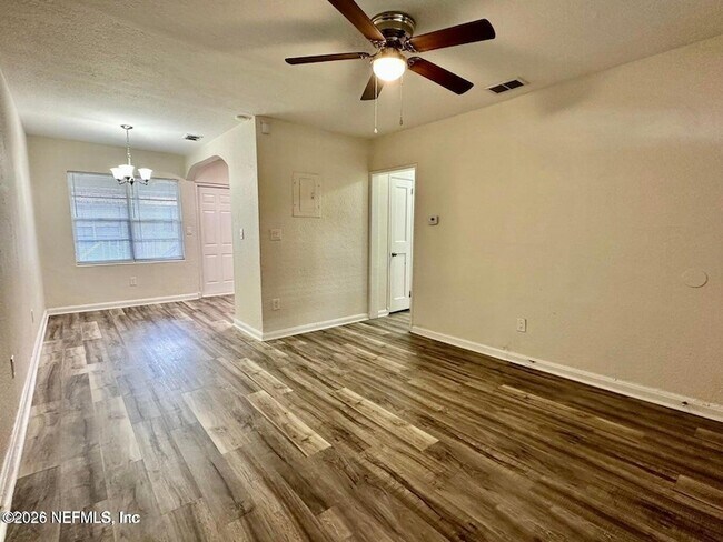 Photo - 93 Lewis St