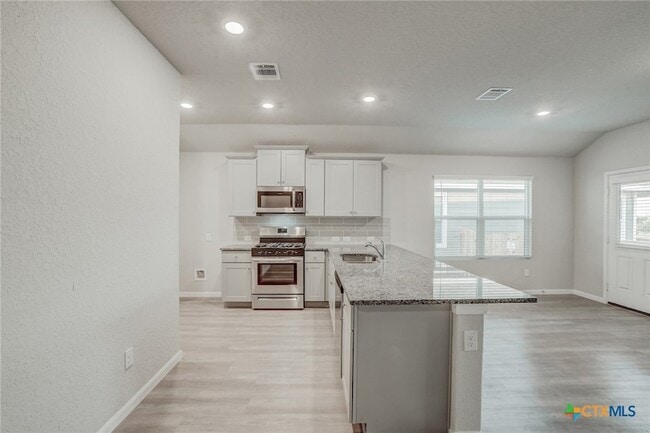 Photo - 1945 Redstart