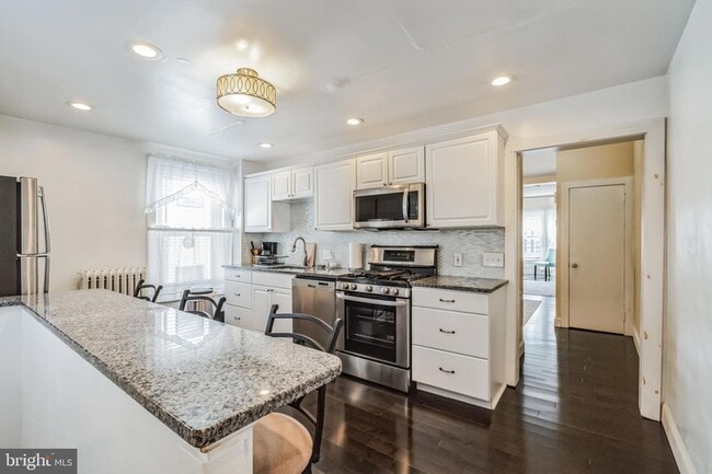 Building Photo - 6774 Ridge Ave