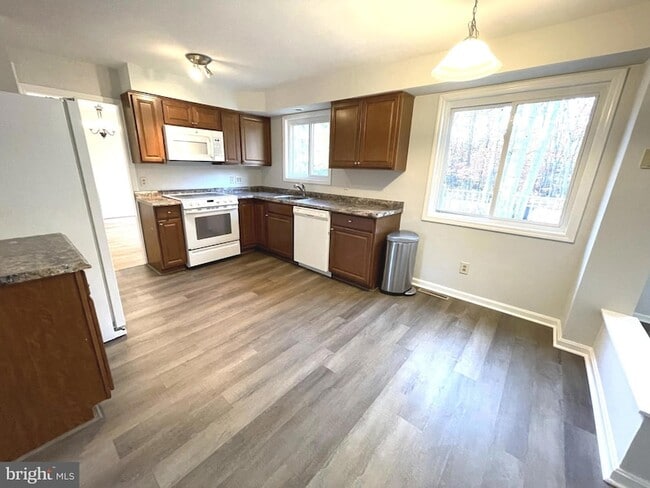 Photo - 1717 Red Oak Rd