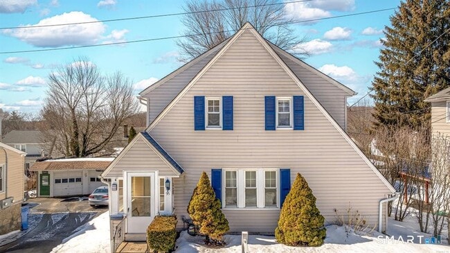 Building Photo - 55 Bronx Ave