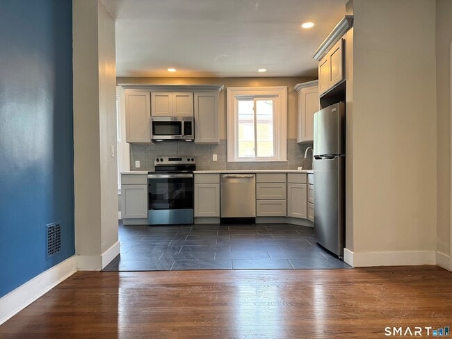 Photo - 251 Edwards St