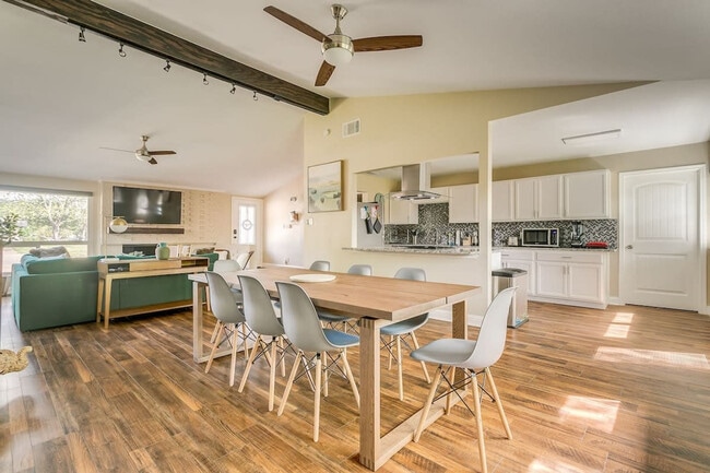 Photo - 12005 Cromwell Dr Unit ID1019471P