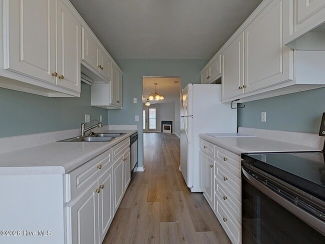 Photo - 402 Northrop Pl