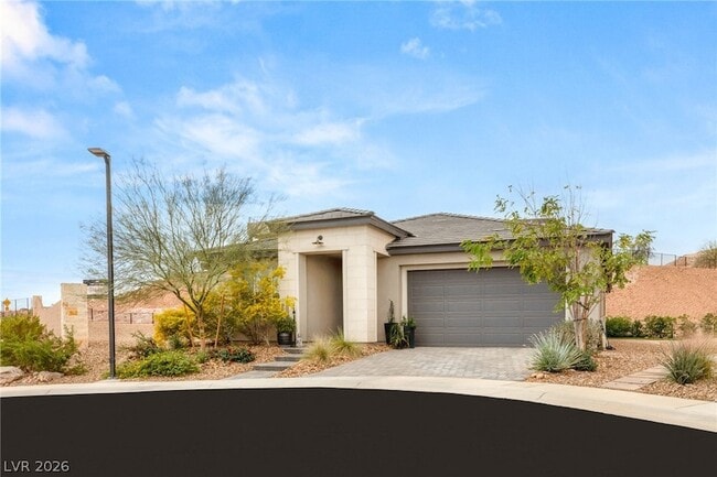 Building Photo - 6 Sun Lily Ln