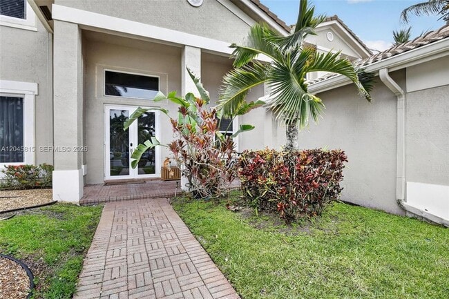 Photo - 981 Waterside Cir