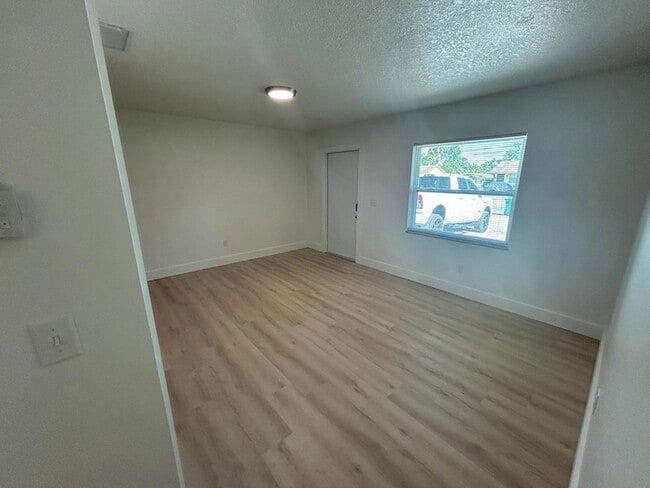 Photo - 2149 Sibley Ave