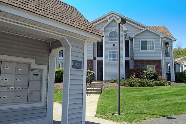 Outdoor Mail - Huntington Woods