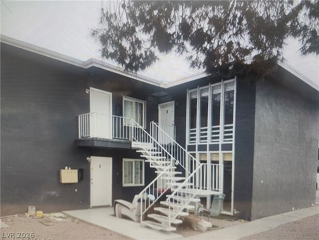 Building Photo - 1423 Sombrero Dr Unit 2