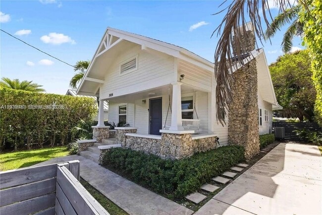 Photo - 2434 SW 15th St