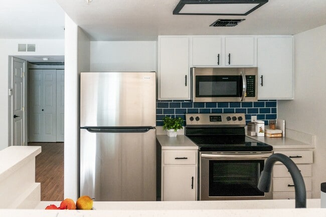 Photo - Skyline Apartments