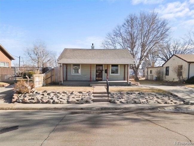 Photo - 528 Tennyson St