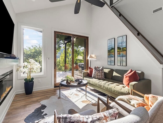 Building Photo - 2104 Almand Dr Unit ID1369205P