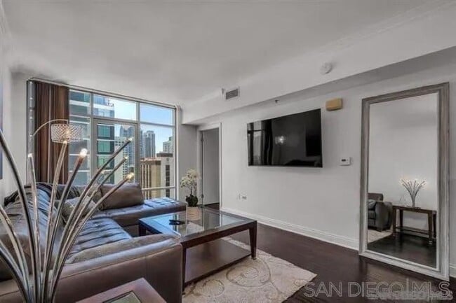 Photo - 425 W Beech St Unit 1354