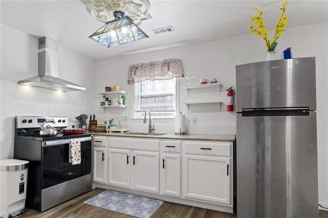 Building Photo - 108 Cooley Rd