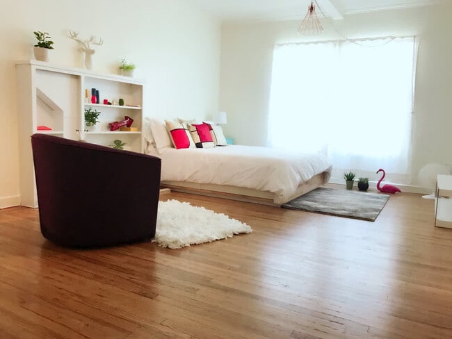 Building Photo - 1730 Martin Luther King Jr Way Unit SI ID1501143P