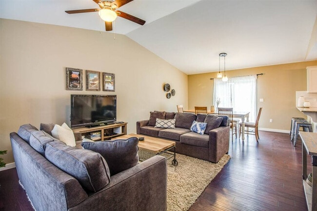 Photo - 525 SE Gleneden Place Unit ID1330994P