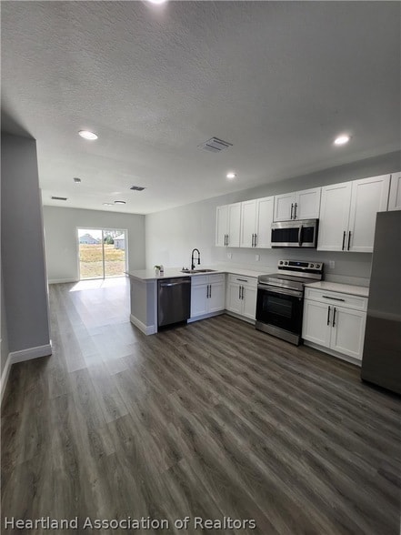 Photo - 6918 Dickinson Dr