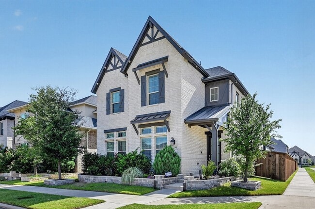 Building Photo - 12991 Vinson Dr