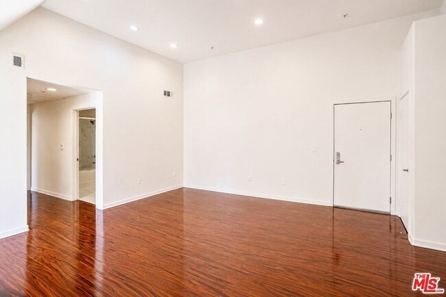 Photo - 12132 Hart St Unit 301