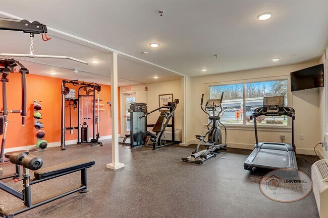 Fitness Center - The Hub at Mountcastle
